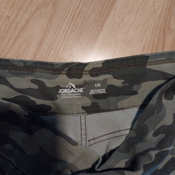 Jegging large jordache - Picture 2 of 2